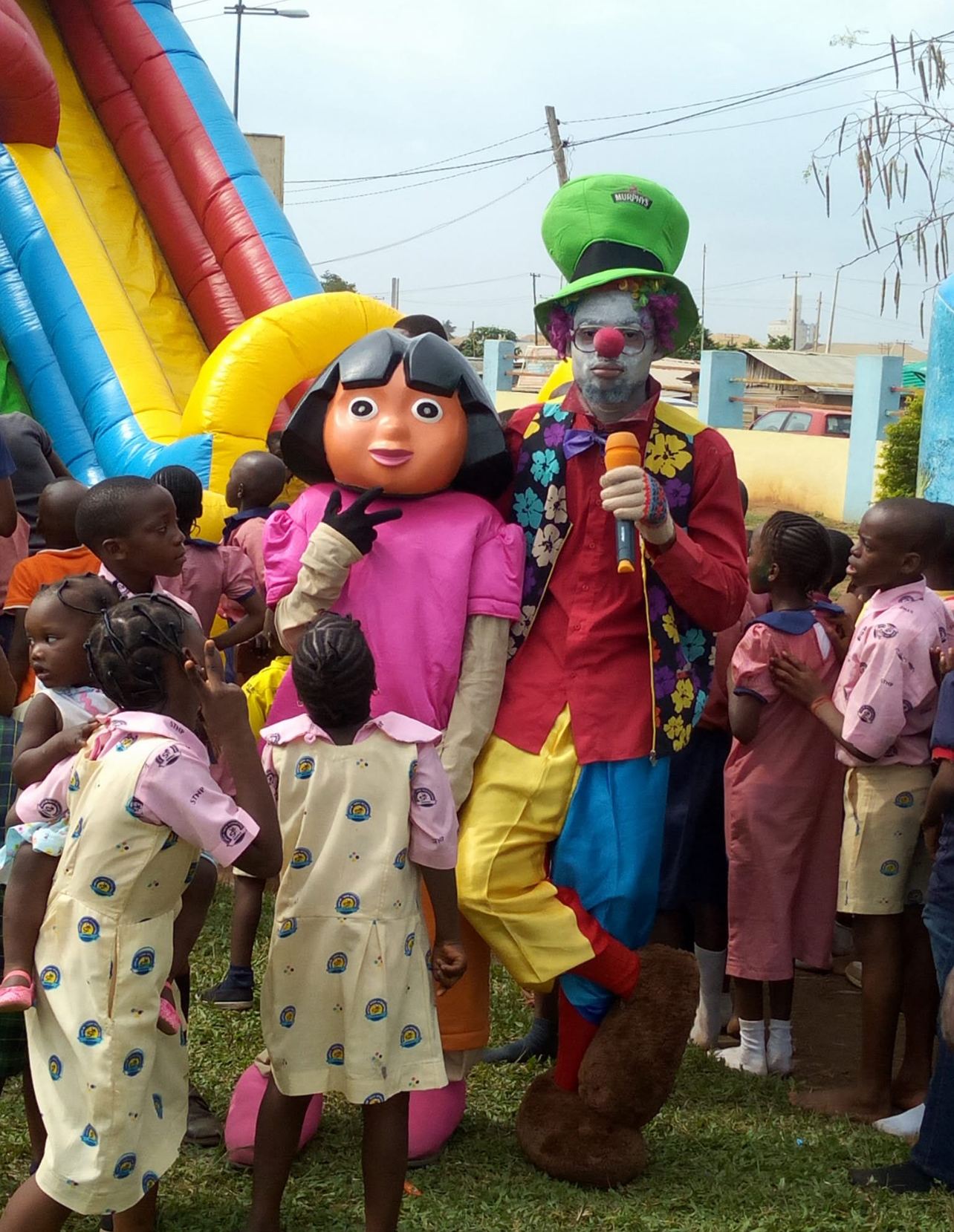 FUNTREND costume character with children